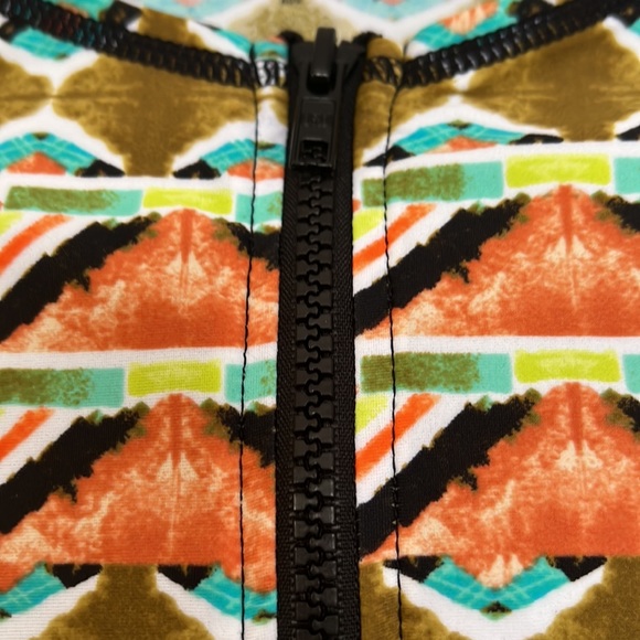 VOLCOM super cute 2pc long sleeves UPF50+ Rash guard with matching shorts small - Picture 6 of 17